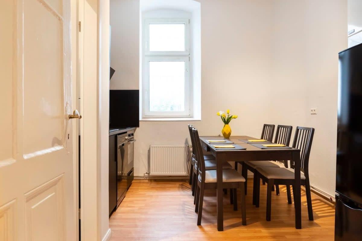Spacious Family Apartment At Mauerpark Plus Selfcheckin Berlin Luaran gambar