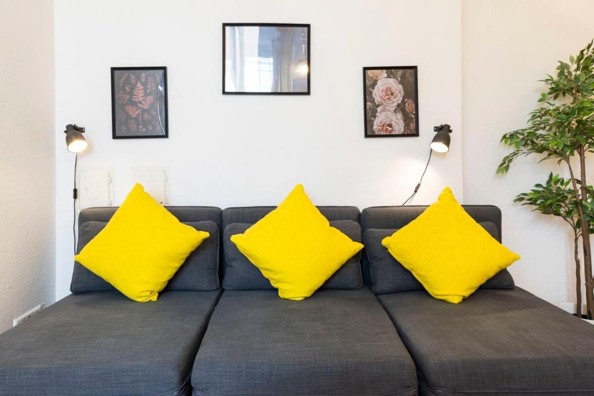 Spacious Family Apartment At Mauerpark Plus Selfcheckin Berlin Luaran gambar