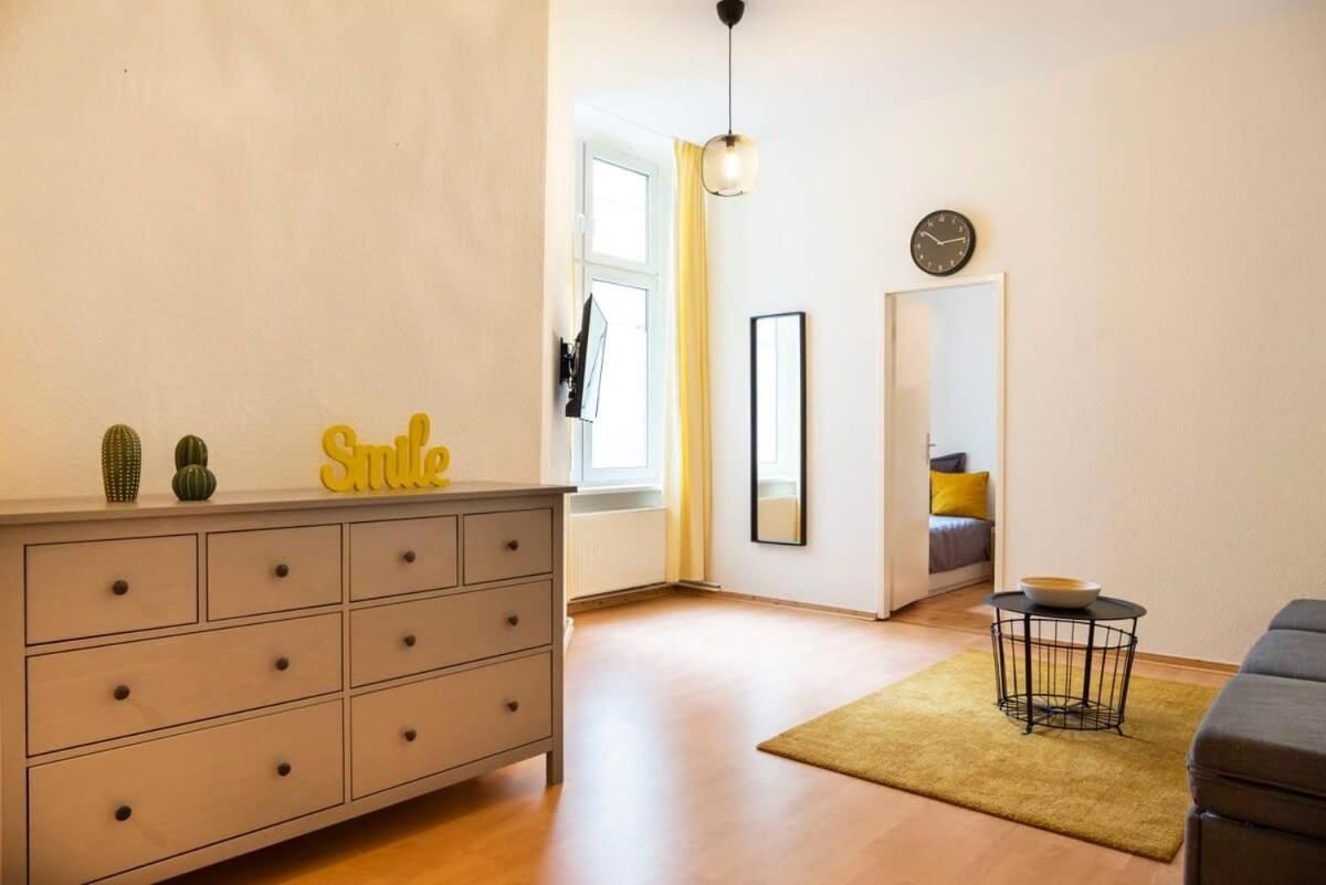 Spacious Family Apartment At Mauerpark Plus Selfcheckin Berlin Luaran gambar